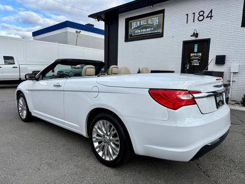 White 2011 Chrysler 200 Limited