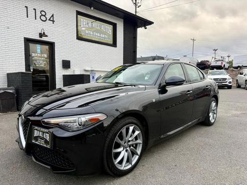Vulcano Black Metallic 2022 Alfa Romeo Giulia Ti