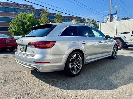 Florett Silver Metallic 2018 Audi A4 allroad 2.0T Premium