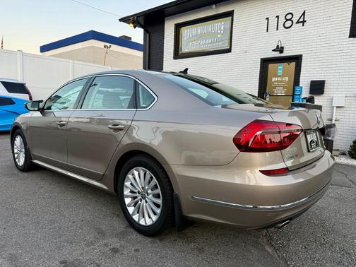 2017 Volkswagen Passat 1.8T SE