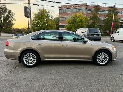 2017 Volkswagen Passat 1.8T SE