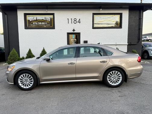 2017 Volkswagen Passat 1.8T SE