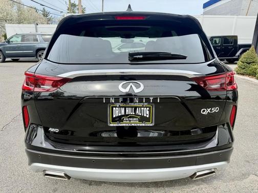 Black Obsidian 2022 INFINITI QX50 LUXE AWD