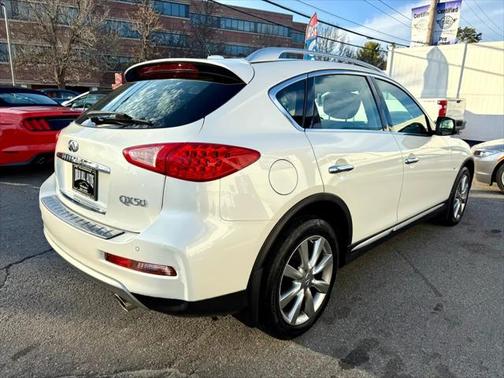 2016 INFINITI QX50 Base