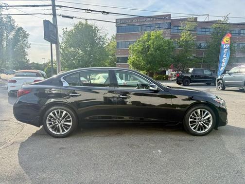 Black 2018 INFINITI Q50 2.0t LUXE
