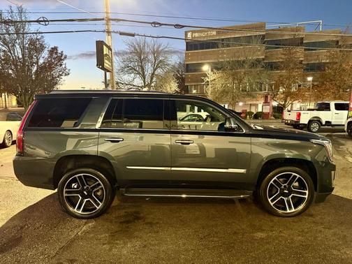 2020 Cadillac Escalade Luxury