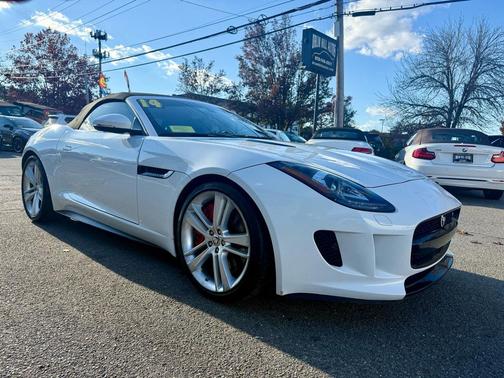 2014 Jaguar F-TYPE V8 S