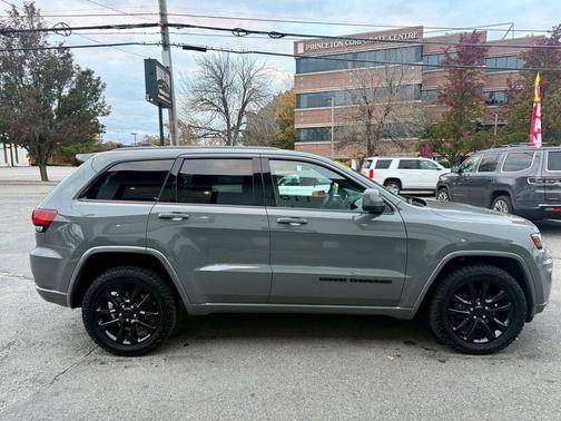 2020 Jeep Grand Cherokee Altitude