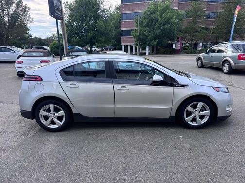 Silver Ice Metallic 2015 Chevrolet Volt Base