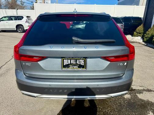 2020 Volvo V90 Cross Country T6