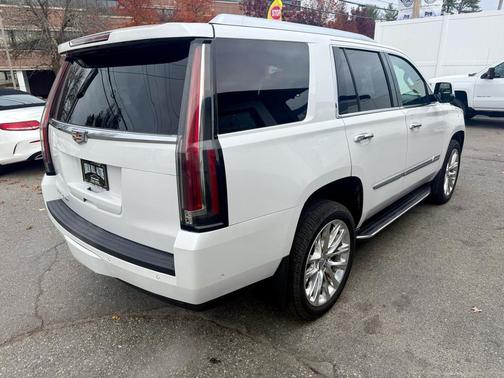 2019 Cadillac Escalade Luxury