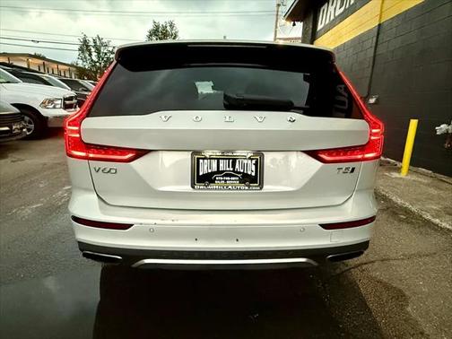 2020 Volvo V60 Cross Country T5