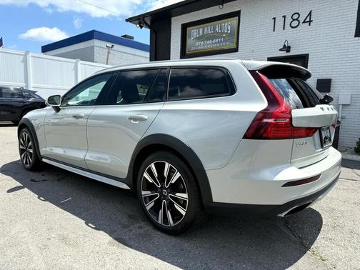 2020 Volvo V60 Cross Country T5