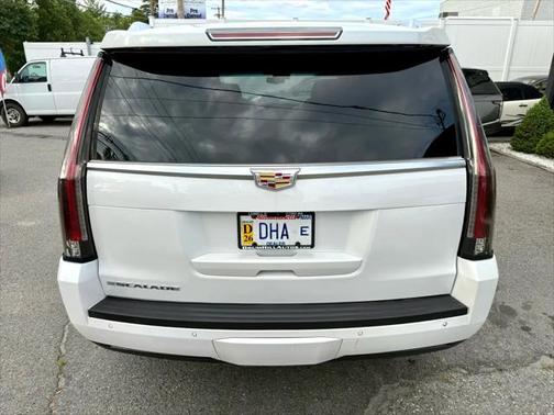 2018 Cadillac Escalade Luxury