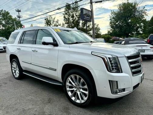 2018 Cadillac Escalade Luxury