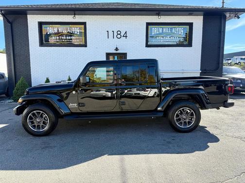 2022 Jeep Gladiator Overland