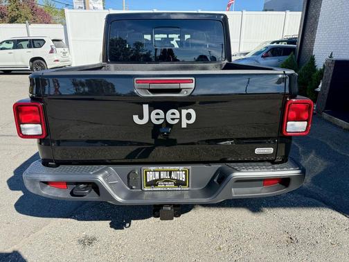 2022 Jeep Gladiator Overland