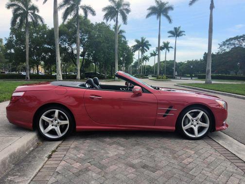 2013 Mercedes-Benz SL-Class SL 550 Roadster 2D