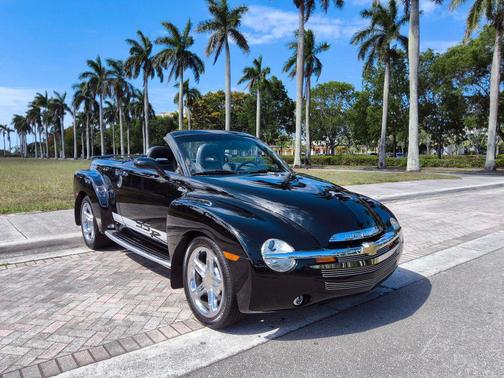 Smokin Asphalt 2006 Chevrolet SSR Convertible Pickup 2D