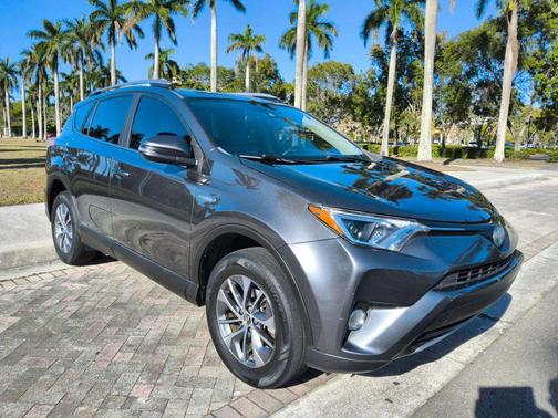 2018 Toyota RAV4 Hybrid XLE