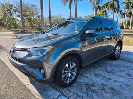 2018 Toyota RAV4 Hybrid XLE