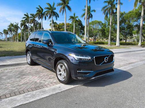 Magic Blue Metallic 2017 Volvo XC90 T5 Momentum