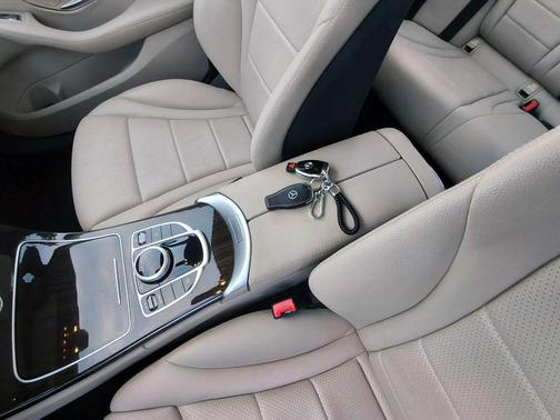 2018 Mercedes-Benz C-Class C 300 Sedan 4D