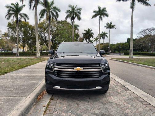 Black 2023 Chevrolet Suburban LT