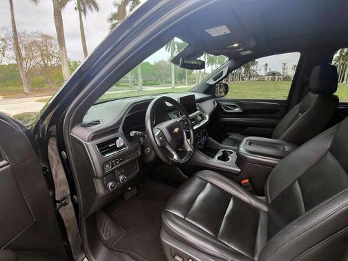 Black 2023 Chevrolet Suburban LT