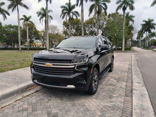 Black 2023 Chevrolet Suburban LT