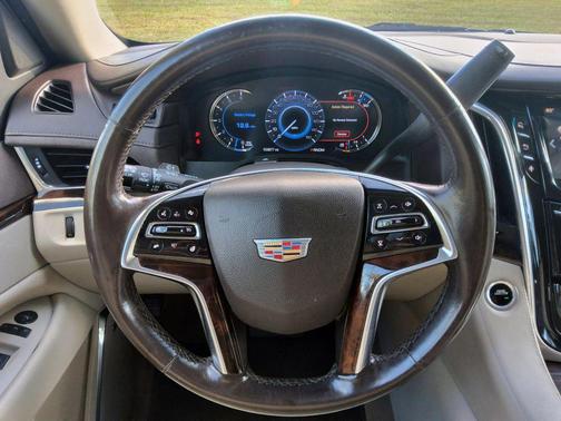 2016 Cadillac Escalade Luxury