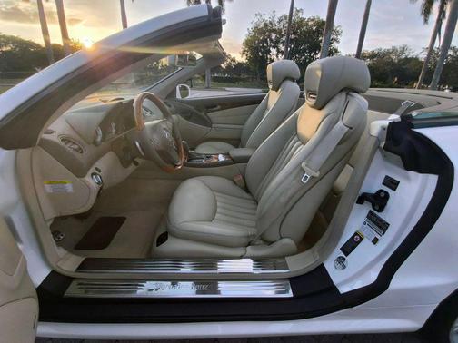 2009 Mercedes-Benz SL-Class SL 550 Roadster 2D