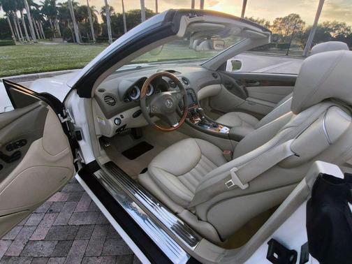 2009 Mercedes-Benz SL-Class SL 550 Roadster 2D