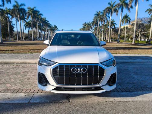 2022 Audi Q3 45 S line Premium