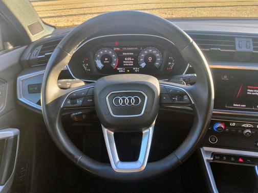 2022 Audi Q3 45 S line Premium