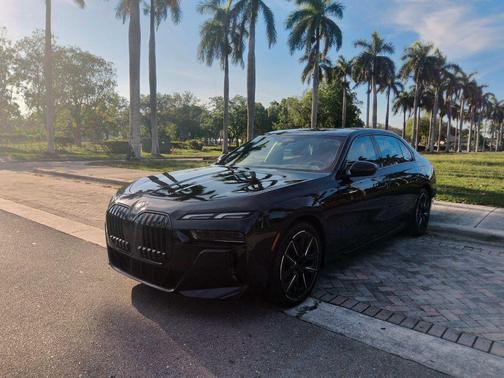 Black Sapphire Metallic 2023 BMW 740 i