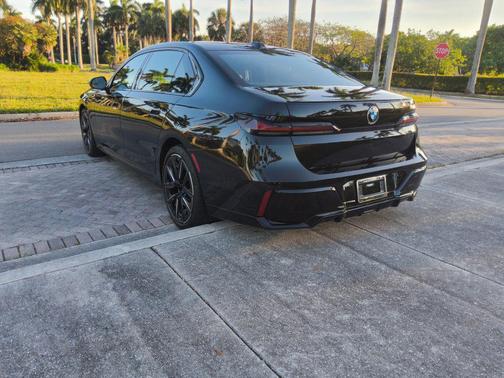 Black Sapphire Metallic 2023 BMW 740 i