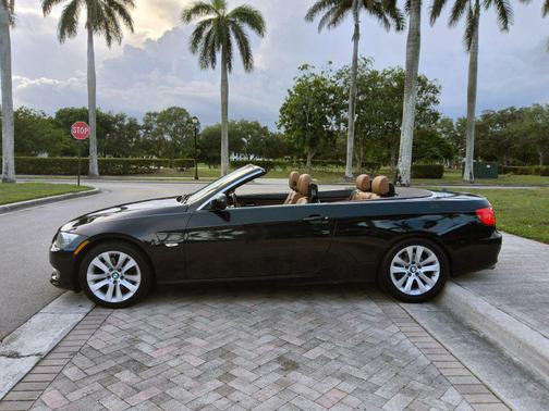 2011 BMW 328 328i Convertible 2D