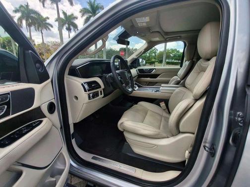 Silver Radiance 2020 Lincoln Navigator Reserve