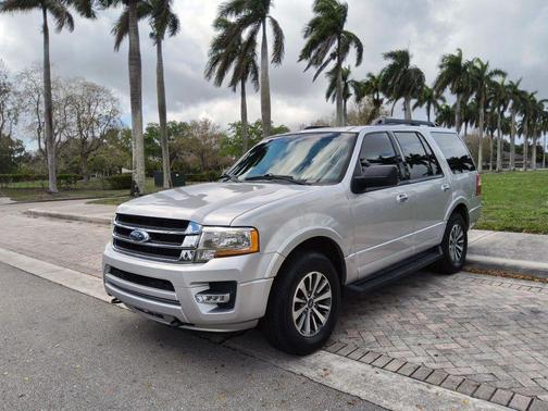 Ingot Silver 2017 Ford Expedition XLT