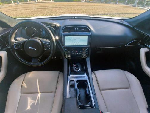 2019 Jaguar F-PACE 25t Premium