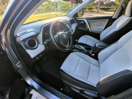 2018 Toyota RAV4 Hybrid XLE