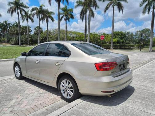 2015 Volkswagen Jetta 2.0L TDI SE w/Connectivity