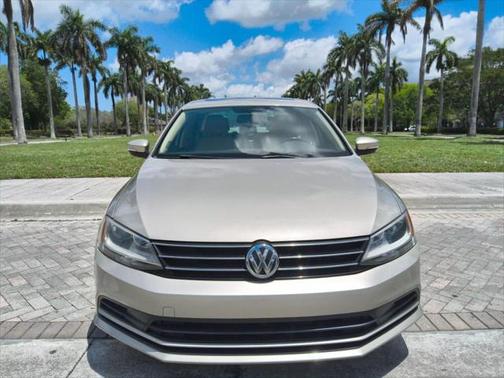 2015 Volkswagen Jetta 2.0L TDI SE w/Connectivity