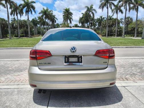 2015 Volkswagen Jetta 2.0L TDI SE w/Connectivity