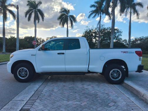 2010 Toyota Tundra Grade