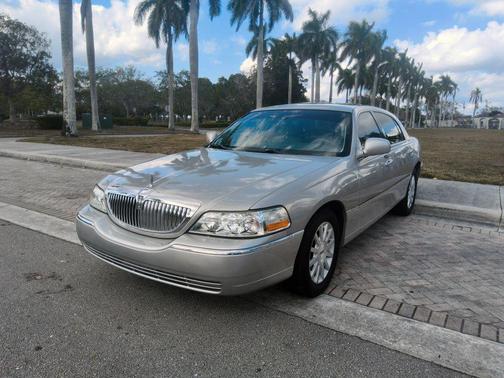 2006 Lincoln Town Car Signature