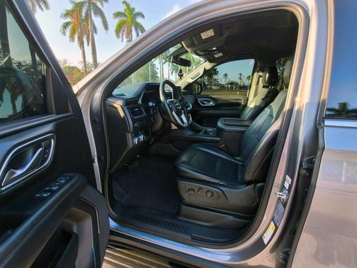 2022 GMC Yukon XL SLE