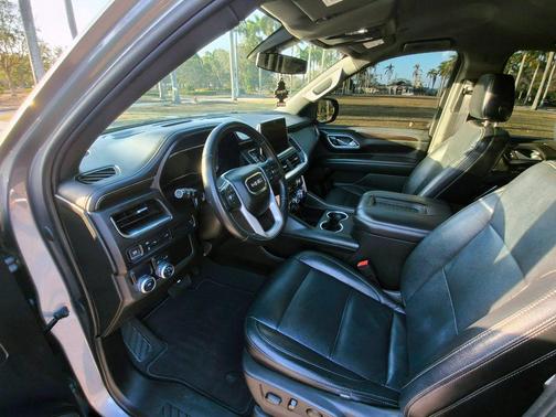 2022 GMC Yukon XL SLE