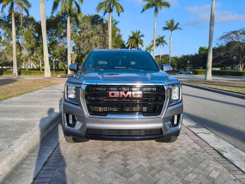 2022 GMC Yukon XL SLE